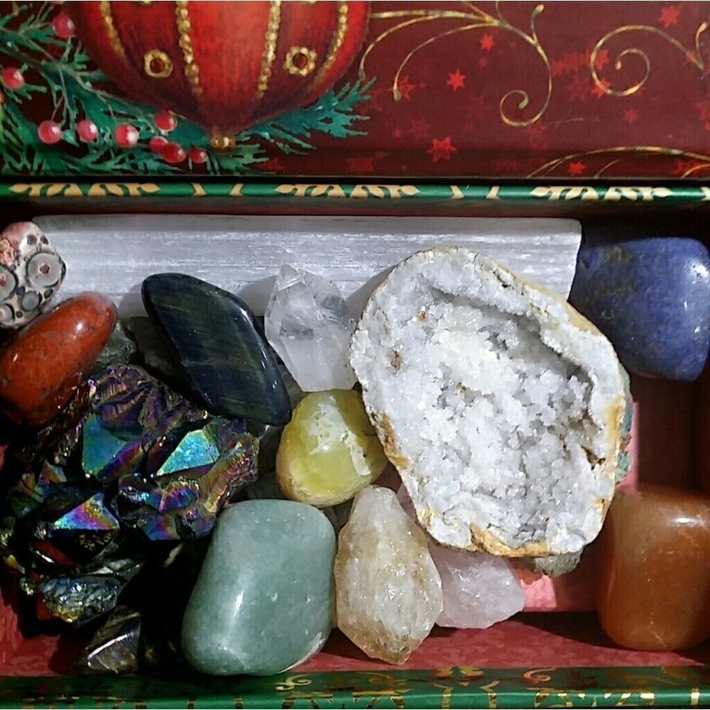 Sale! Xmas Music Box Mixed Crystal Set - Picture 3 of 5